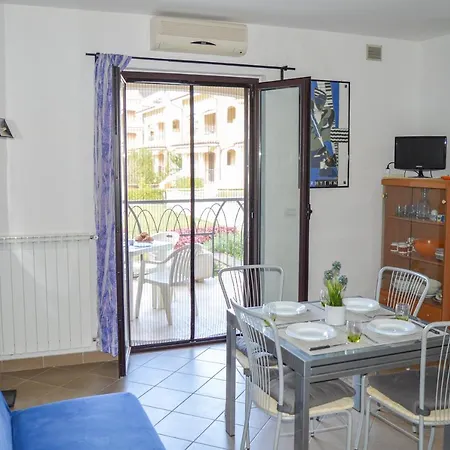 Homiday - Micaene Aparthotel Pineto