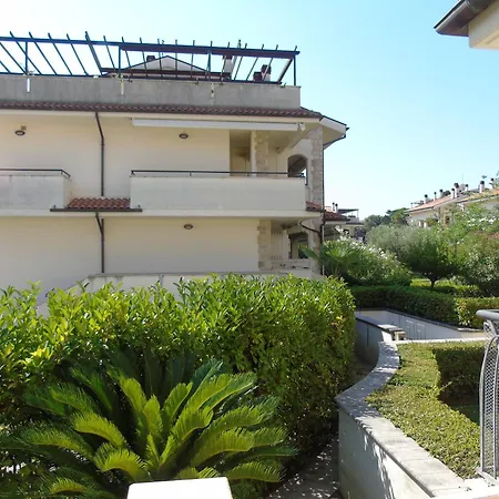 Aparthotel Homiday - Micaene