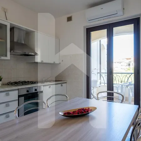 Aparthotel Homiday - Micaene