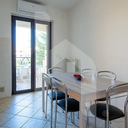 Homiday - Micaene 4*