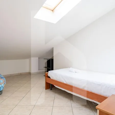 Homiday - Micaene 4* Pineto