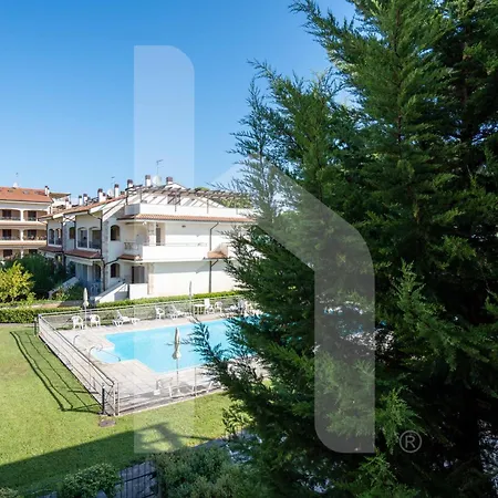 Homiday - Micaene Aparthotel