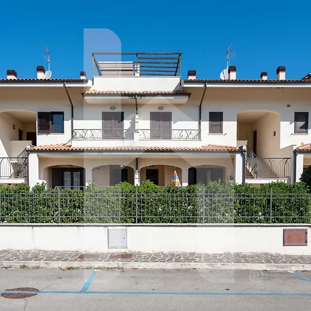 Aparthotel Homiday - Micaene Pineto