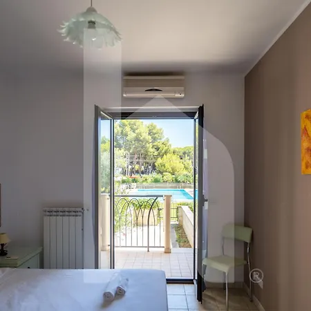 Homiday - Micaene Aparthotel Pineto