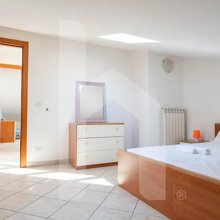 Homiday - Micaene 4*