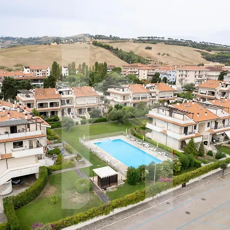 Homiday - Micaene Aparthotel