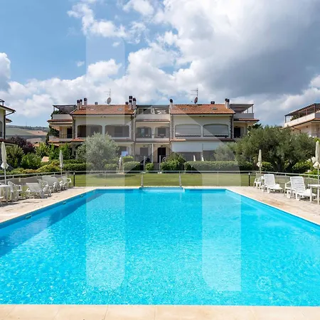 Aparthotel Homiday - Micaene