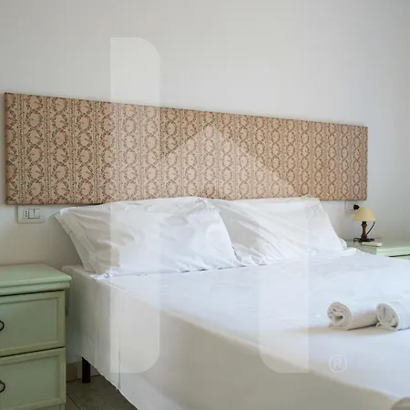 Aparthotel Homiday - Micaene Pineto