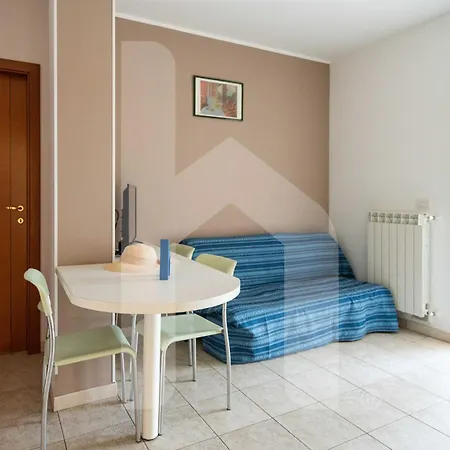 Homiday - Micaene Pineto