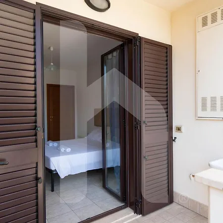 Homiday - Micaene Aparthotel Pineto