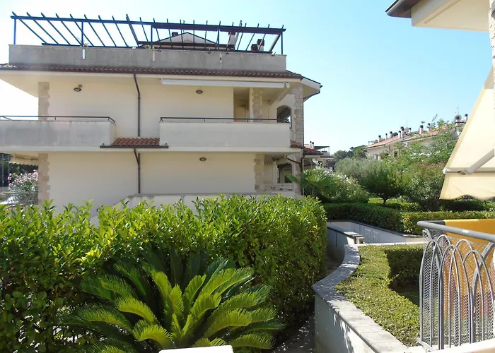 Aparthotel Homiday - Micaene