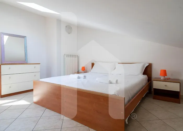 Homiday - Micaene Aparthotel Pineto