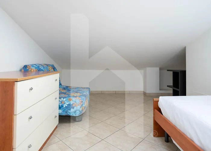 Homiday - Micaene 4* Pineto