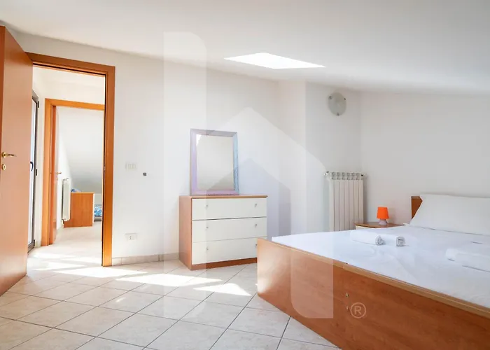 Homiday - Micaene 4*