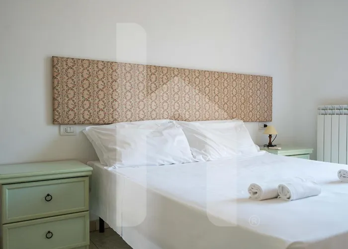 Aparthotel Homiday - Micaene Pineto