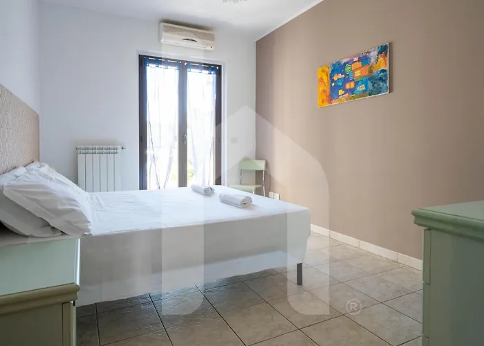 Homiday - Micaene 4* Pineto