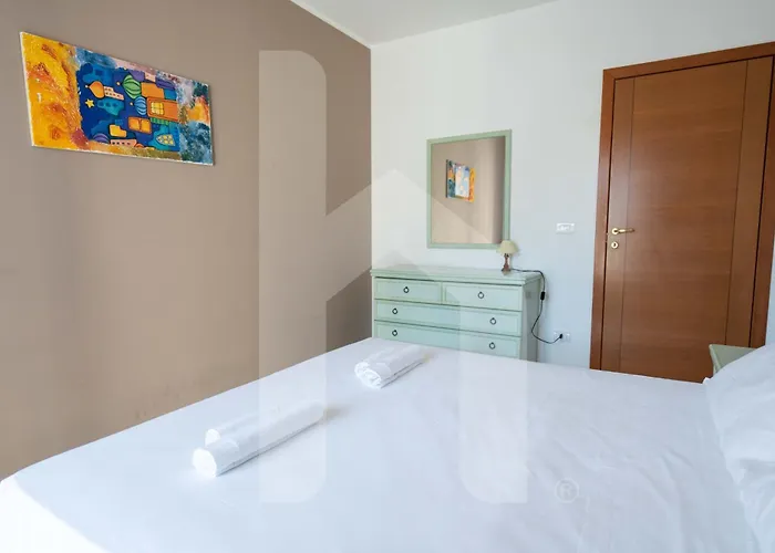 Homiday - Micaene 4*