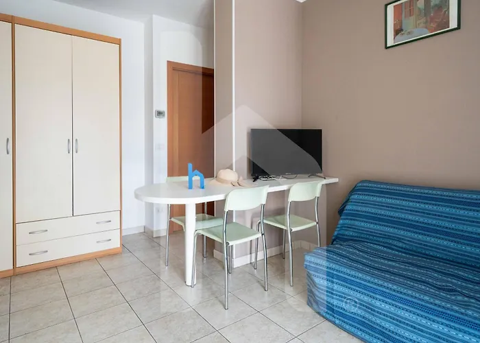 Homiday - Micaene Aparthotel Pineto